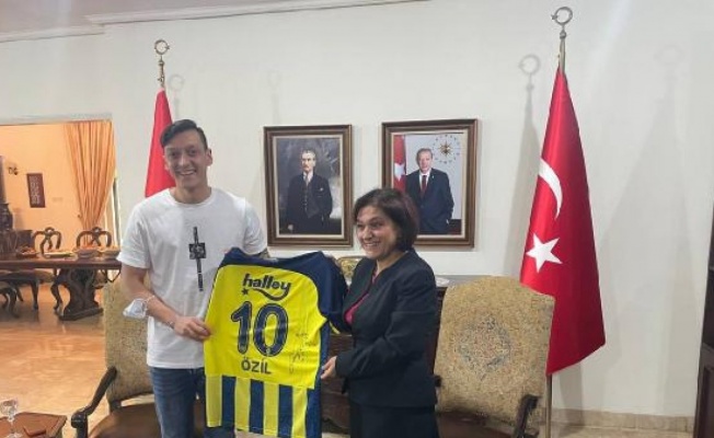 Mesut Ozil visited the Turkish Embassy in Jakarta