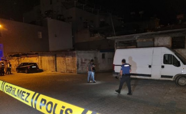 Adana'da silah ve bıçaklı kavga: 2 yaralı