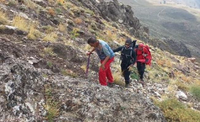 Aladağlar’da kaybolan dağcı, 10 saatte kurtarıldı