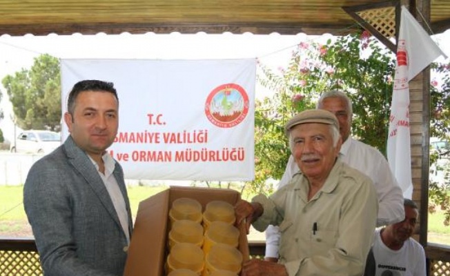 Osmaniye’de 31 üreticiye, Akdeniz meyve sineği tuzağı dağıtıldı
