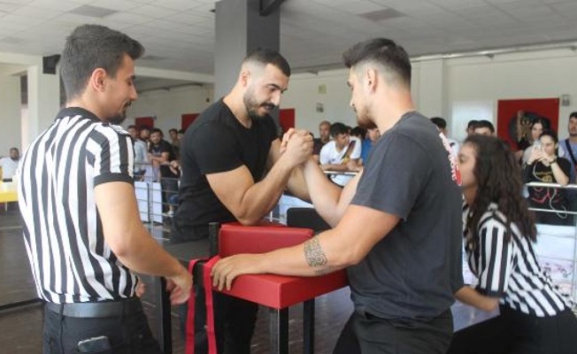 Osmaniye’de bilek güreşi şampiyonası sona erdi