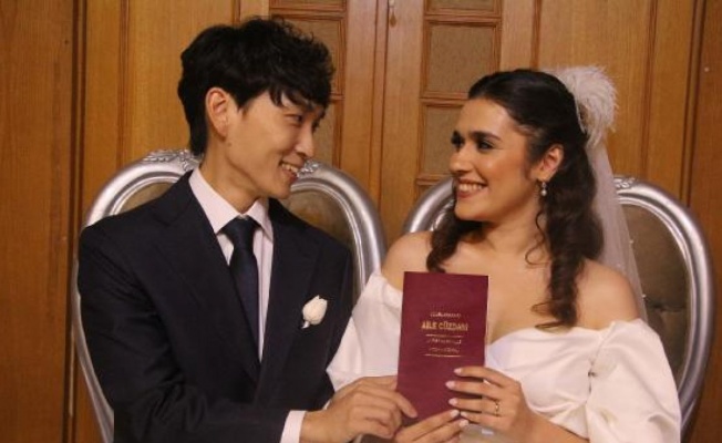 Güney Koreli Seokjin, gezi için geldiği Türkiye'de tanıştığı Sidar ile evlendi