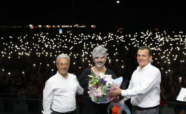 Manuş Baba, Yenişehir'de sahne aldı 