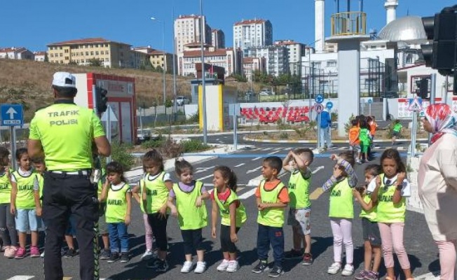 Trafik Eğitim Parkı’nda çocuklara trafik eğitimi verildi