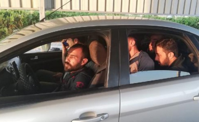 Osmaniye'de, otomobilde 5 kaçak göçmen yakalandı 
