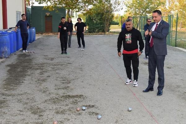 Osmaniye’de öğretmenler bocce turnuvasında yarıştı