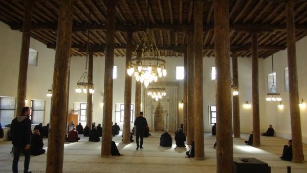 Tarihi Ulu Alaeddin Cami, ibadete açıldı