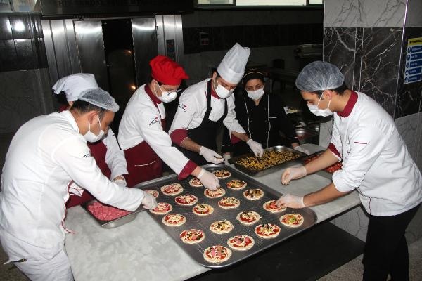 Adana'da 36 bin 461 okul öncesi öğrencisine ücretsiz yemek; ilk gün pizza verilecek