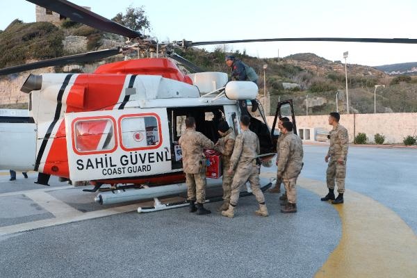 Adana’dan 450 jeneratör helikopterlerle Hatay’a götürüldü