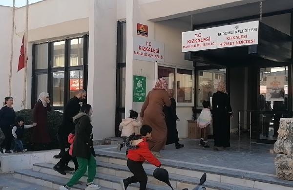 Depremzedeler Silifke ve Kızkalesi'nde tesislere yerleştirilmeye başlandı