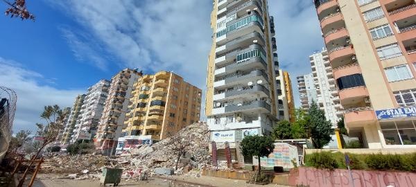 Kahramanmaraş'ta 7.7 ve 7.6 büyüklüğünde 2 deprem; 5 bölge sallandı, çok sayıda ilde yıkım var/ Ek fotoğraf