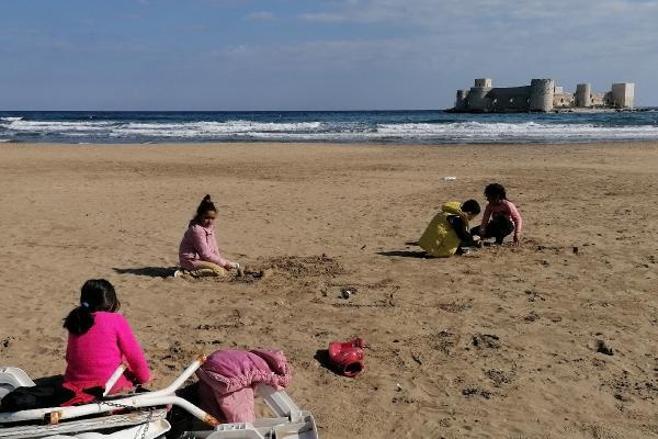 Kızkalesi'nde turizmciler 6 bin depremzedeyi misafir ediyor