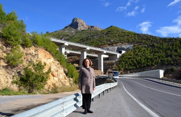 Akdeniz Sahil Yolu'nda 3 tünel ve 2 viyadüğü nisan ayında trafiğe açılıyor