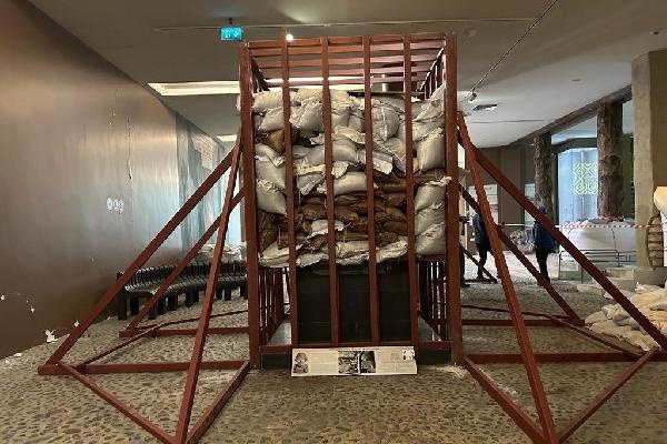 Hatay Arkeoloji Müzesi'nde eserlere çelik kafes ve kum torbalı koruma