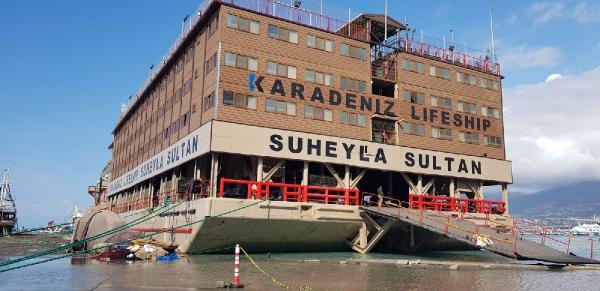Süheyla Sultan gemisi, depremzedelerin konaklaması için İskenderun'da