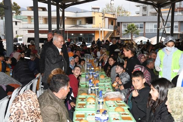 Osmaniye Belediyesi’nden yetim çocuklar ve aileleri onuruna iftar