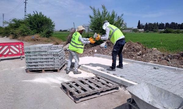Akdeniz’de asfalt ve kaldırım yenileme çalışmaları sürüyor