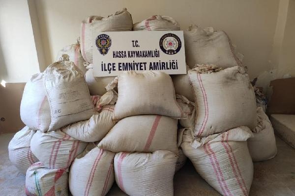 Hassa'da 900 kilogram kaçak tütün ele geçirildi