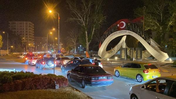 Osmaniye'de Galatasaray taraftarları şampiyonluğu kutladı