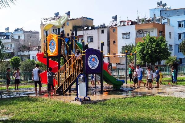 Güneş Mahallesi çocuk parkının oyun grupları yenilendi