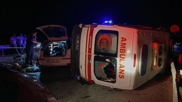 Osmaniye'de ambulans ile otomobil çarpıştı: 3 ölü, 3 yaralı