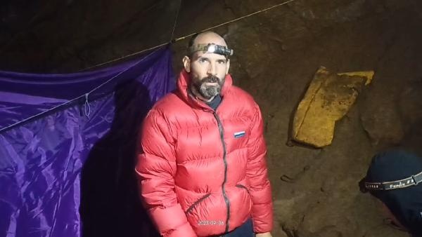 ABD'li araştırmacıyı rahatsızlandığı mağaradan, 6 ülkeden 192 kişilik ekip çıkaracak