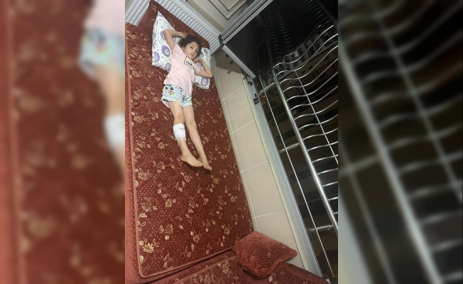 Adana’da balkonda uyuyan çocuk, bacağına isabet eden yorgun mermiyle yaralandı