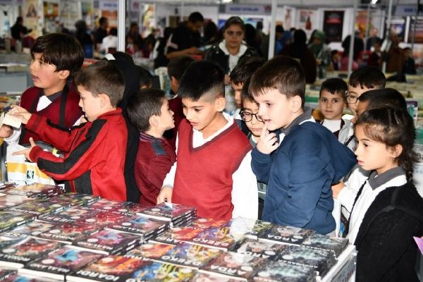 Osmaniye Belediyesi Kitap Fuarı'na 5 günde 35 bin ziyaretçi
