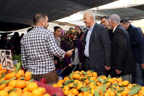 Başkan Gültak, semt pazarını ziyaret etti