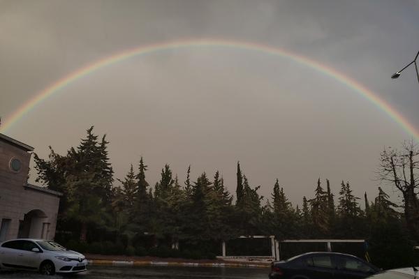 Mersin'de, fırtına ve yağmur sonrası gökkuşağı oluştu