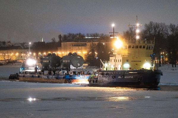 Akkuyu NGS ekipmanları St. Petersburg şehrinden köprüler aracılığıyla getirildi