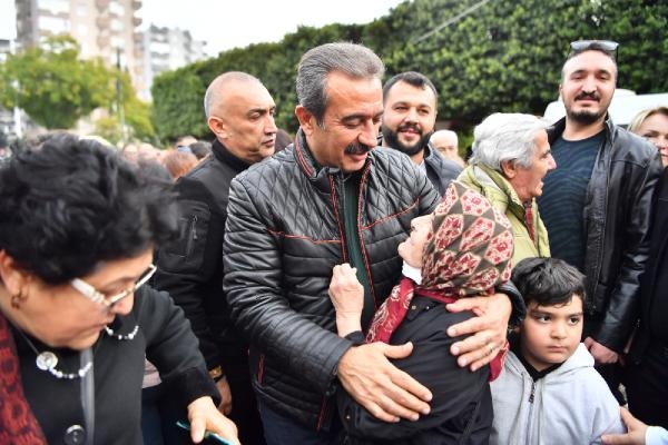 Başkan Çetin, Sosyete Pazarı'nda esnafla buluştu