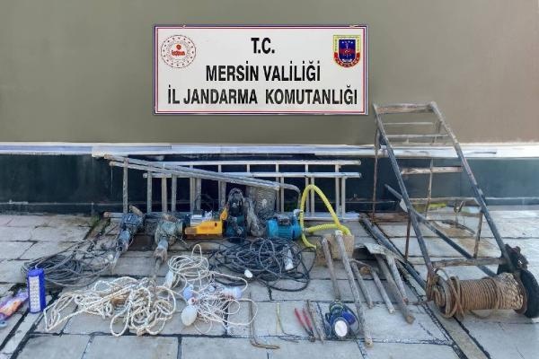 Mersin'de kaçak define kazısına suçüstü: 8 gözaltı