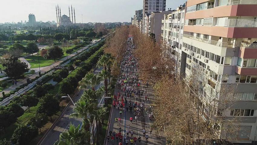 Adana'da 11. Kurtuluş Yarı Maratonu Koşusu Yapıldı