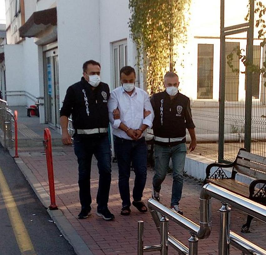 Adana'da kanalda cesedi bulunan gencin öldürülmesine ilişkin 4 zanlı tutuklandı.