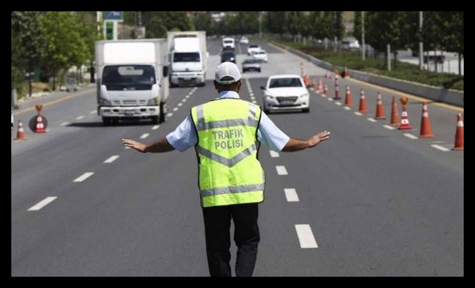 Adana'da Nisan ayında bin 636 araç trafikten men edildi