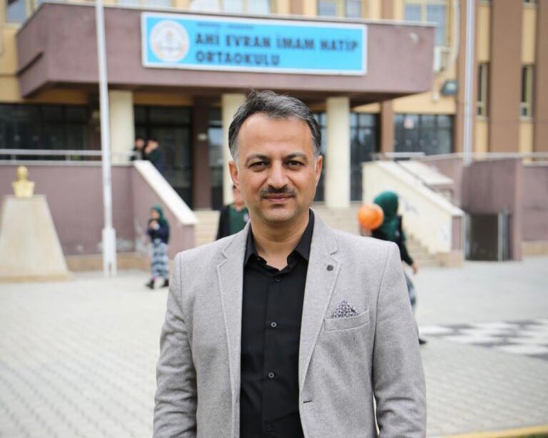 Yenişehir İlçe Milli Eğitim Müdürlüğüne Necmeddin Dinç atandı 