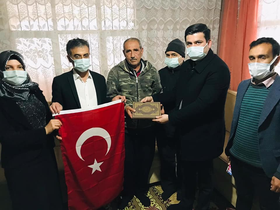 AK Parti Kozan'da şehit ailelerini yalnız bırakmadı 