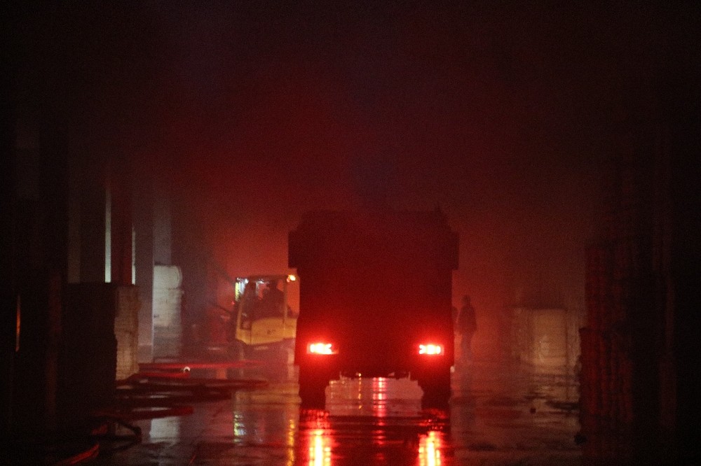 Kahramanmaraş'ta fabrika yangını drone ile görüntülendi 