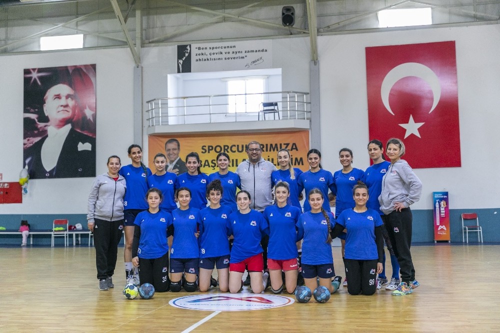Mersin Büyükşehir Belediyesi Kadın Hentbol Takımında hedef şampiyonluk 