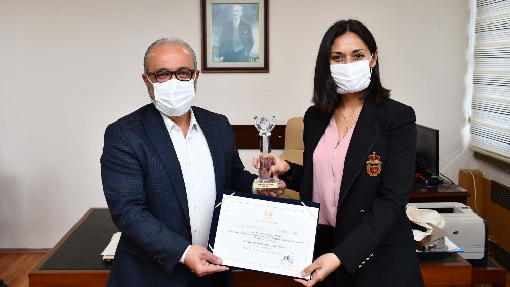 Öğretim Üyesi Dr. Kadıoğlu'nun doktora tezine 'En İyi Bilimsel Çalışma' ödülü 