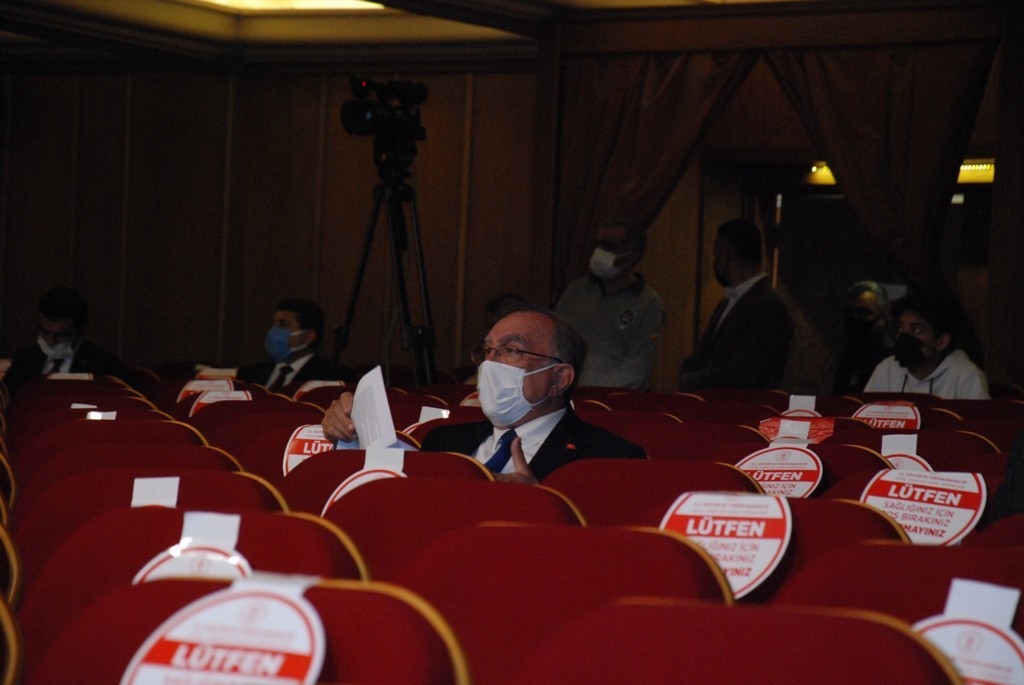 Adana Büyükşehir Meclisi'nde 16 madde görüşüldü 