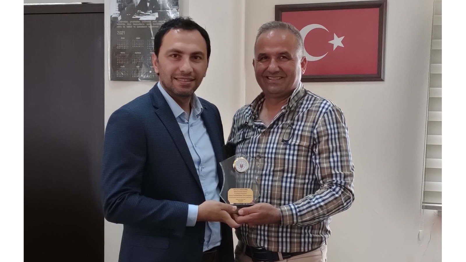 MEÜ Öğretim Üyesi Doç. Dr. Hüseyin Gümüş'e 'Yılın En İyi Sportif Davranış' ödülü 