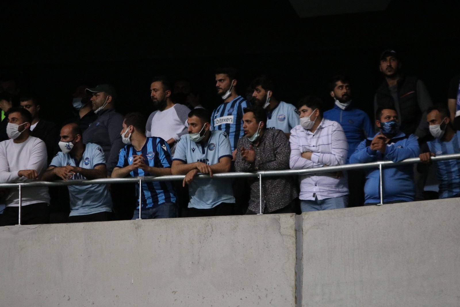 Adana Demirspor maçındaki seyirci sosyal medyada gündem oldu 