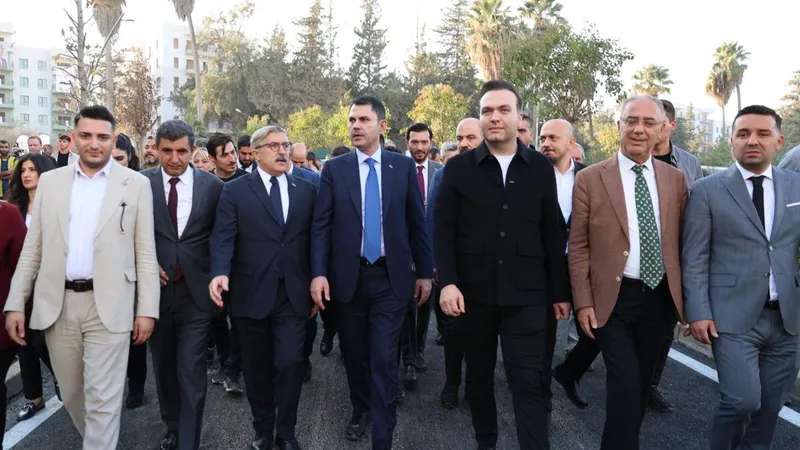 Dünya Asrın İnşasına Şahit Oldu