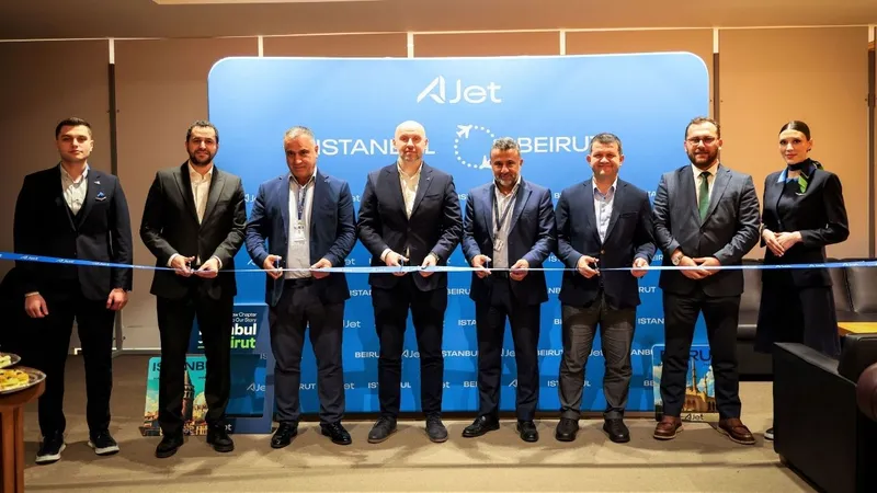 AJet İstanbul-Beyrut hattını açtı: İlk uçuş törenle karşılandı