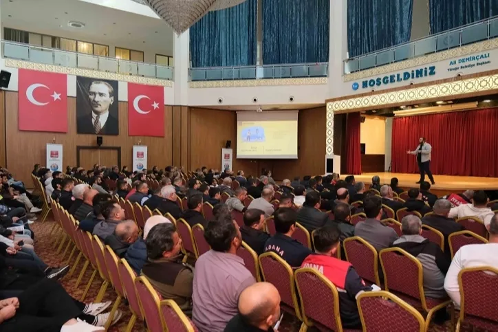 Adana Büyükşehir Personeli Güvenli Sürüş Eğitimi Aldı