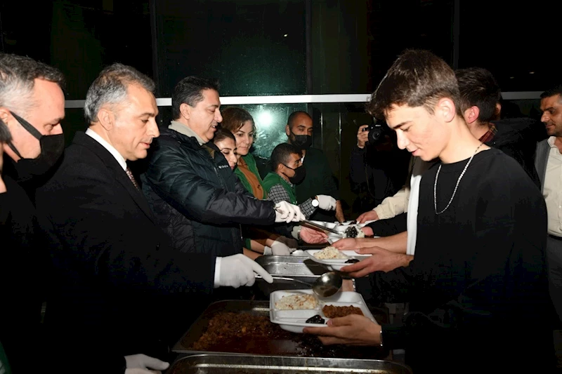 Başkanı İbrahim Çenet, üniversite öğrencileriyle iftar programında buluştu
