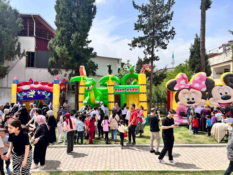 Kahramanmaraş’ta depremzede çocukların 23 Nisan coşkusu
