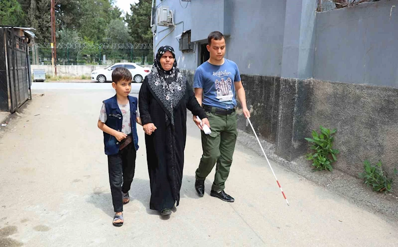 Görme engelli gence ’çalışıyor’ diye rapor tutuldu, annesine dava açıldı
